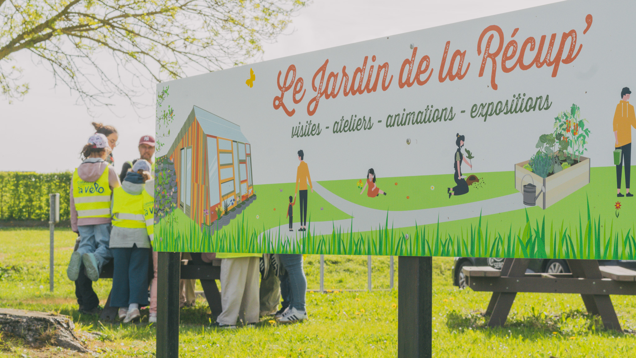 Sensibilisation compostage enfants Jardin de la Récup Bayeux